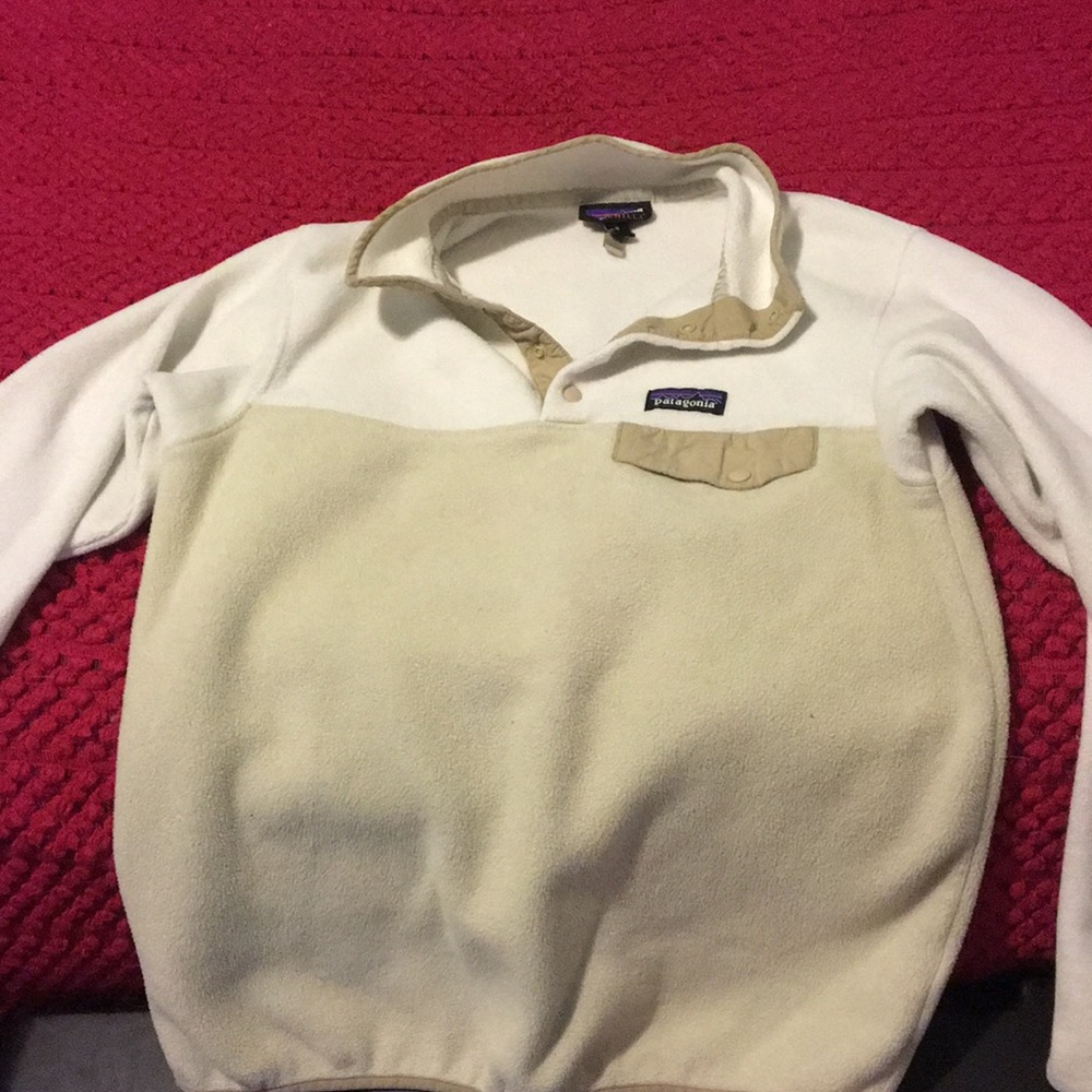 white and beige synchilla patagonia pullover